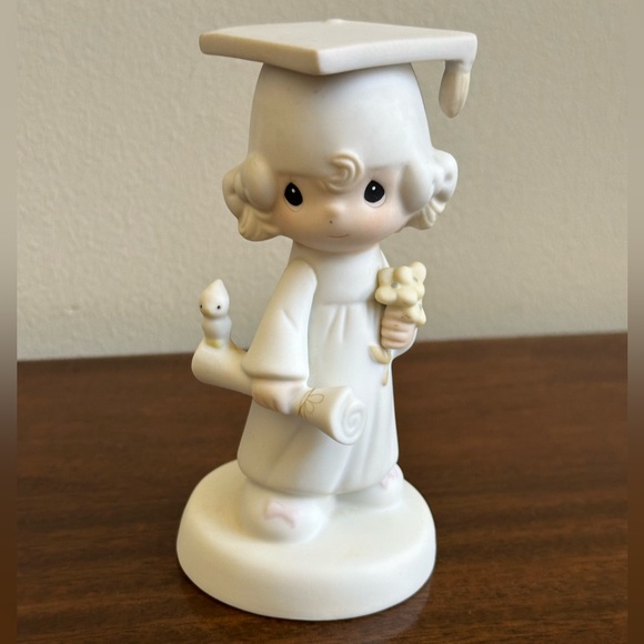 Precious Moments Other - 🌞 4/$20 Sale🌞Precious Moments 🎓 Girl Figurine (1980)